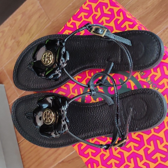 Gorgeous Tory Burch sandals - Picture 3 of 5